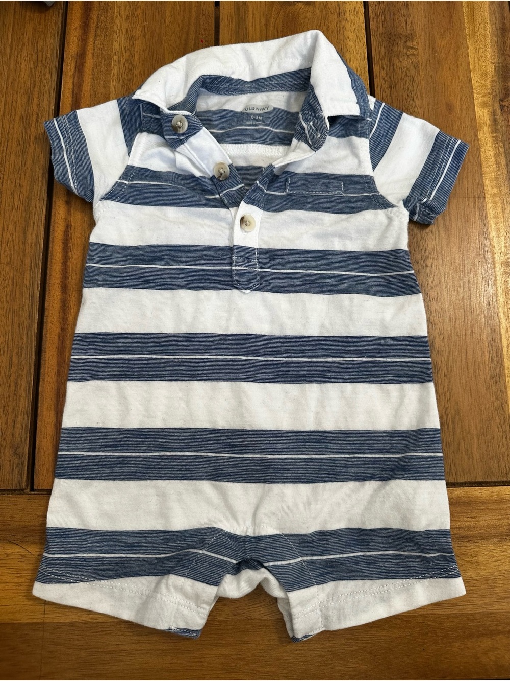 Old Navy Striped Polo Romper in White and Blue size 0-3m
